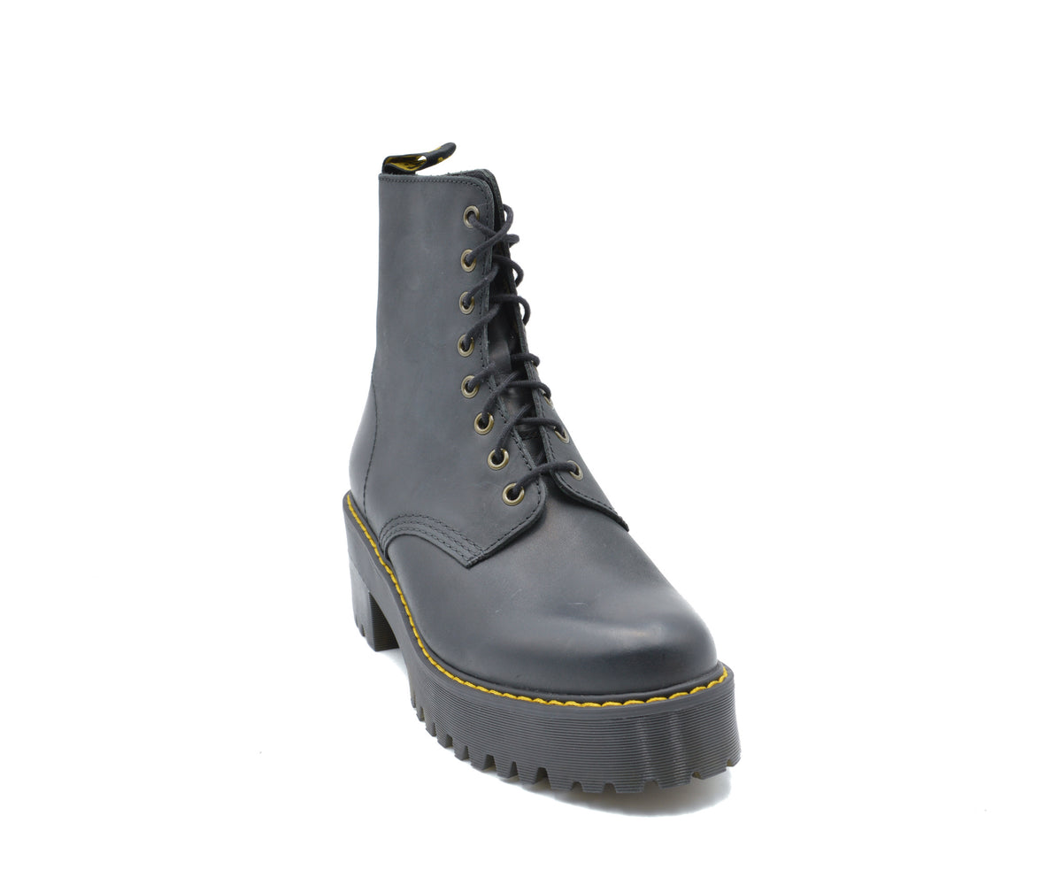 Dr martens 146 store 8 eye boot black